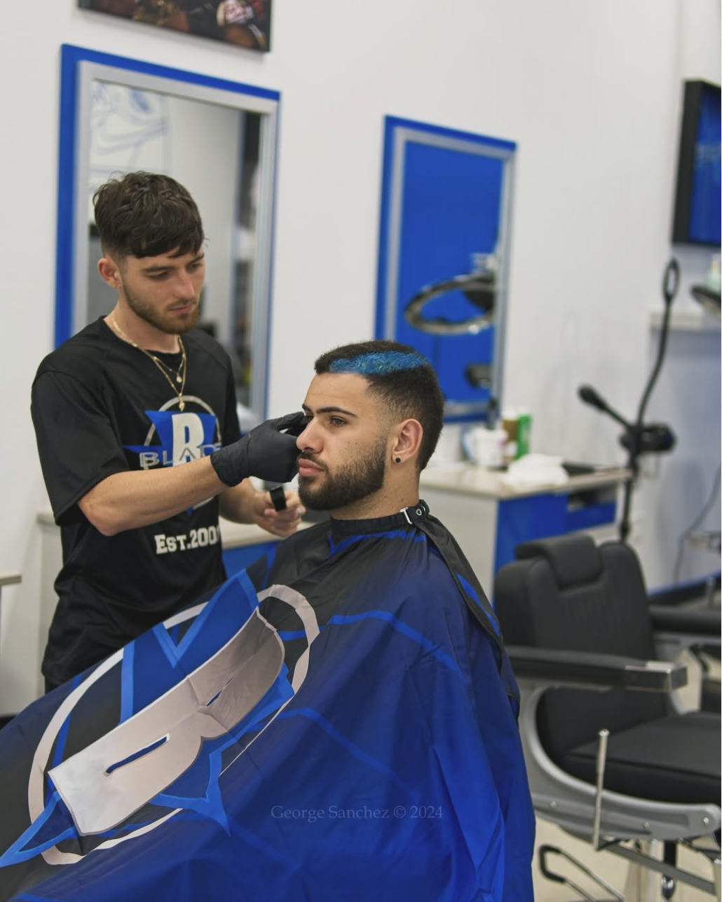 Jean Carlos working with a client